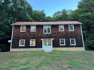 810 Loggy Ridge Rd, Hillsville, VA 24343