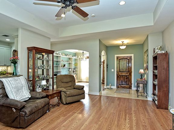 2nd image of 602 S Cowal Dr