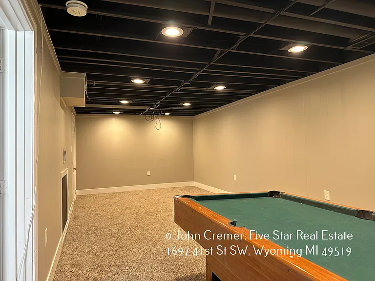 1697 41st St SW — Photo 31