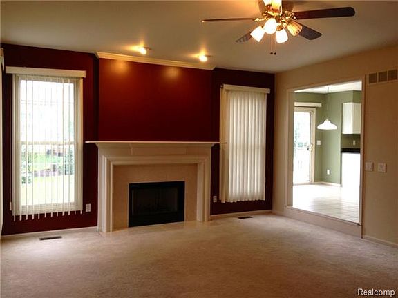 3rd image of 44614 Fenwick Dr