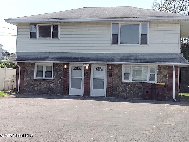 3rd image of 44 Newton Street