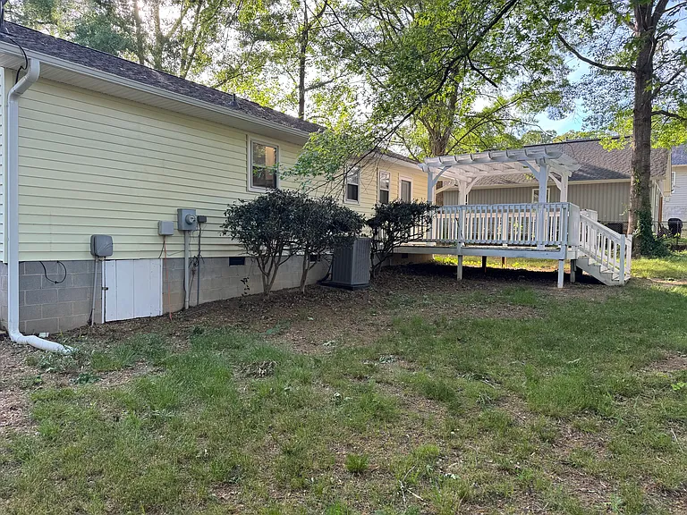 411 S Lyles Ave — Photo 13