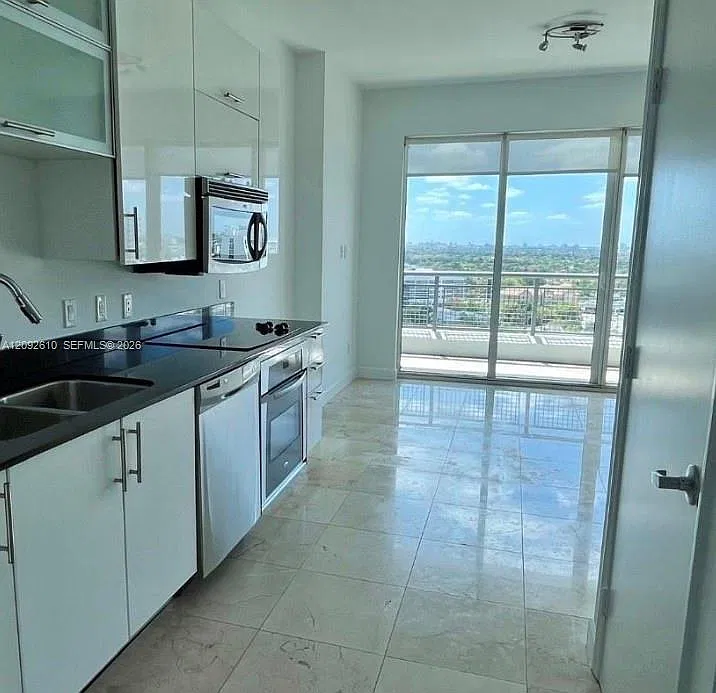 Infinity At Brickell Cond — Photo 1