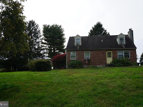 2nd image of 204 Wellington Dr