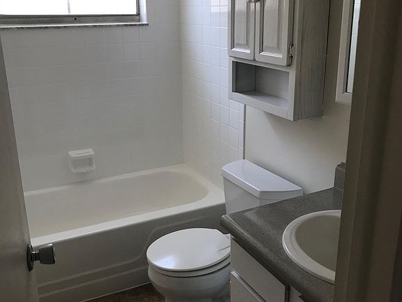 5th image of 3720 76th St N #108