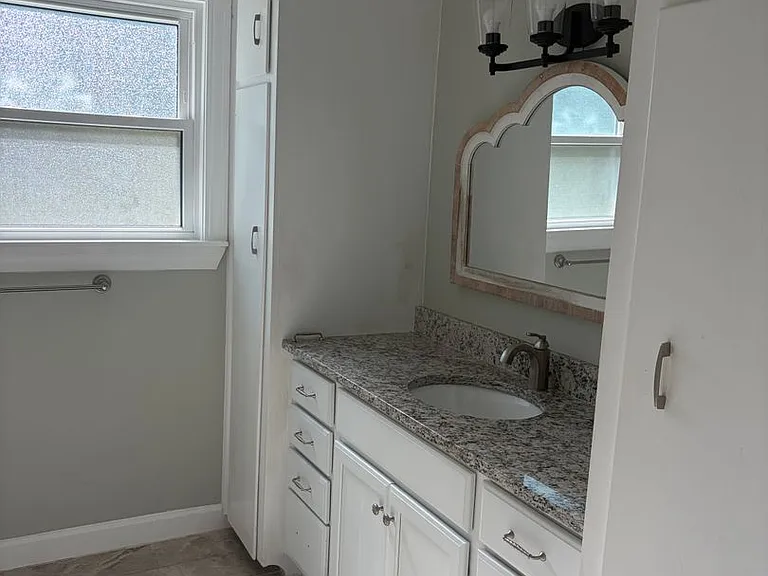 1300 N Waldron Rd — Photo 20