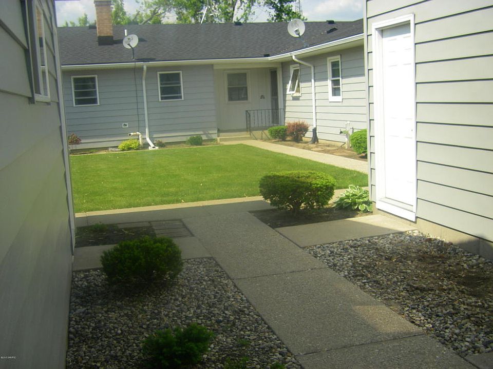 1st image of 723 Blue Ash Dr SE