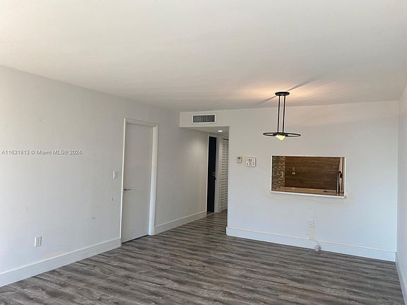 5th image of 9320 Fontainebleau Blvd APT 513