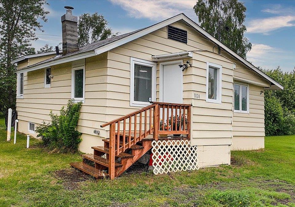 1st image of 1024 Carlas Way