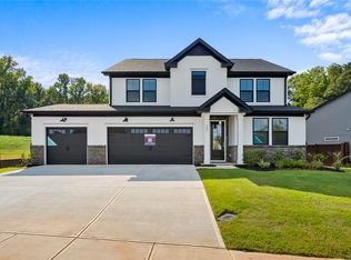 241 Creekside Cir, Williamston, SC 29697
