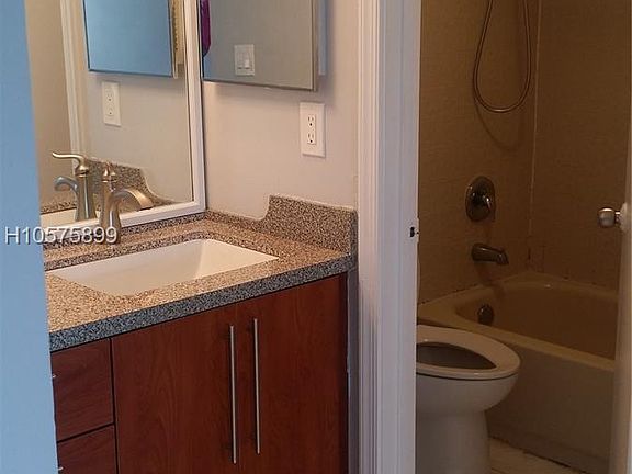 5th image of 10019 Twin Lakes Dr