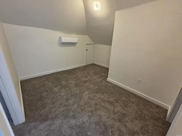 3010 S Izard St — Photo 17