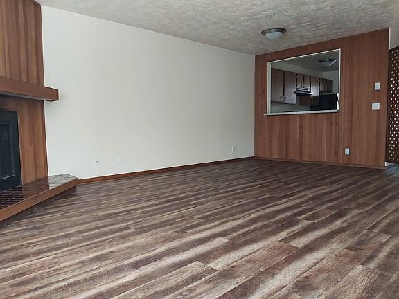 1 bed 1 bath living room 2