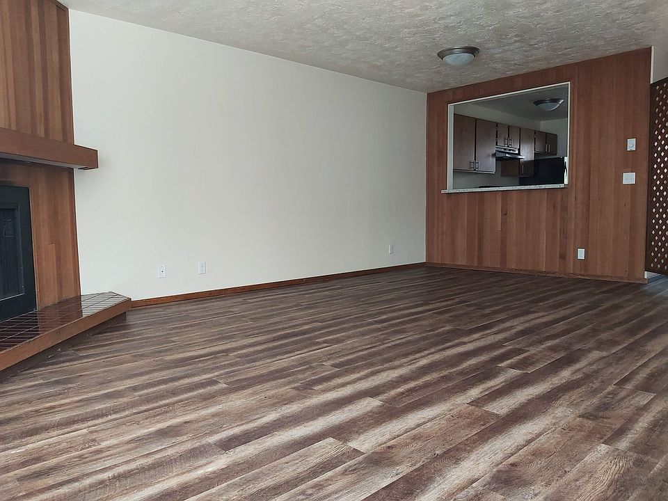 1 bed 1 bath living room 2