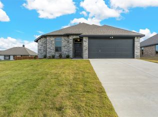 313 Pennington Rd, Nevada, TX 75173