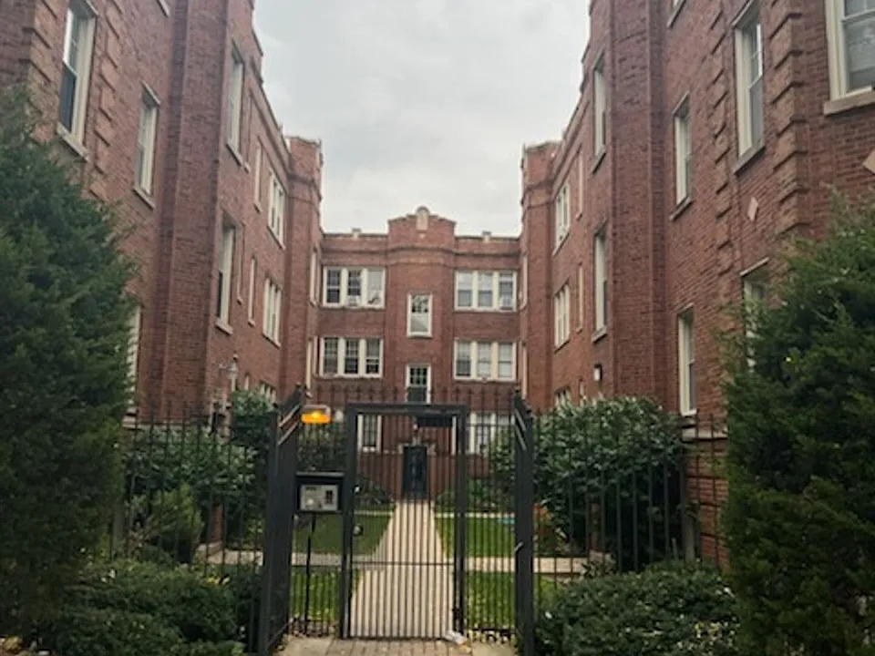 4844 52 W Wrightwood Avenue 2601 #9-N