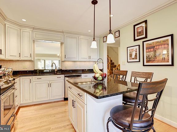 3rd image of 2148 Chesapeake Harbour Dr