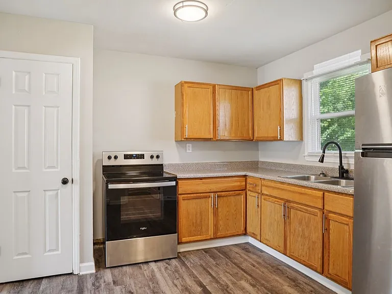 1601 West Townhomes — Photo 8