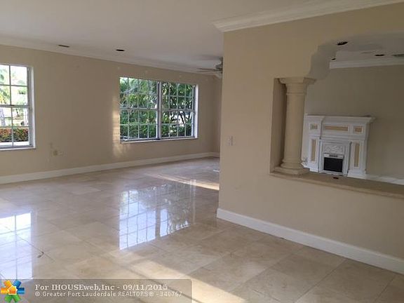 5th image of 309 Center Island Dr