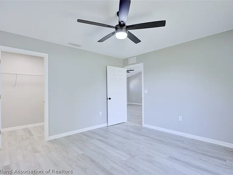 136 Friendly Cir — Photo 15