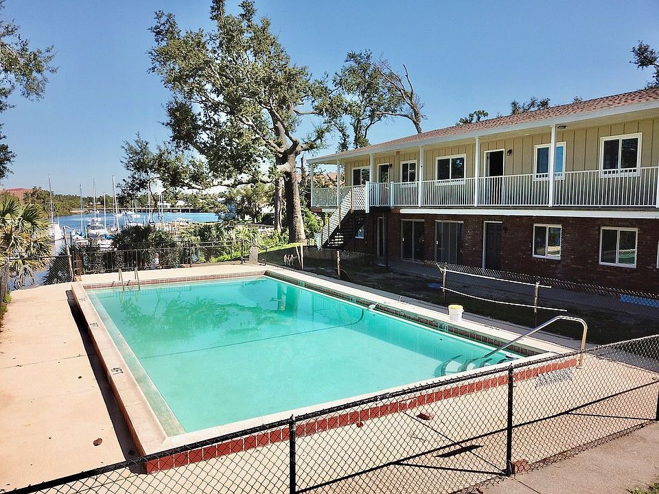1st image of 240 Harmon Ave #206