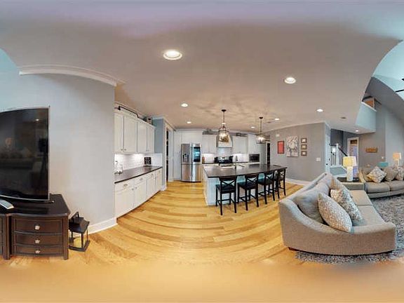 3rd image of 7979 Knoll Ln