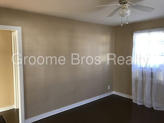 3rd image of 2308 Yorktown Ave