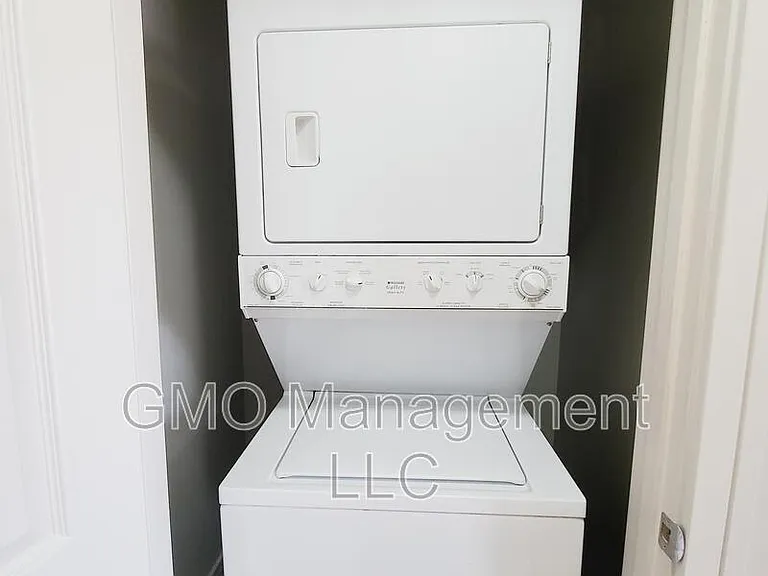 4048 W Lexington St #2 — Photo 9