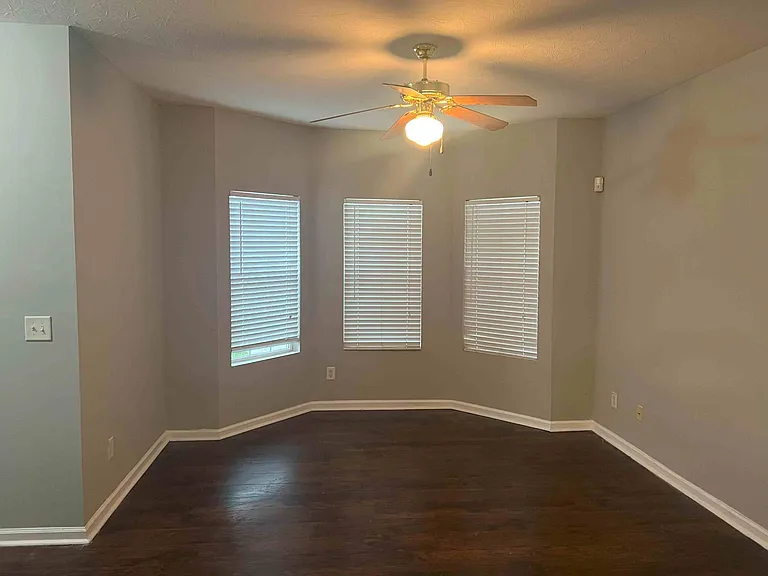 1566 Eastern Sunrise Ln #1566 — Photo 6