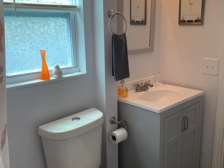 1710 Rowe Ave — Photo 24
