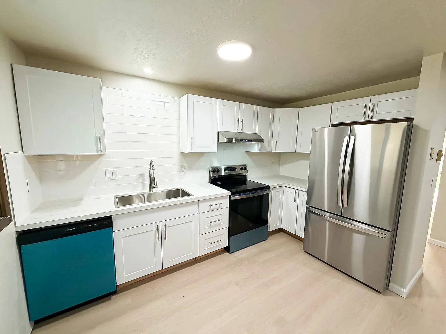 2 bed, 975 sqft, $1,850 — Photo 4