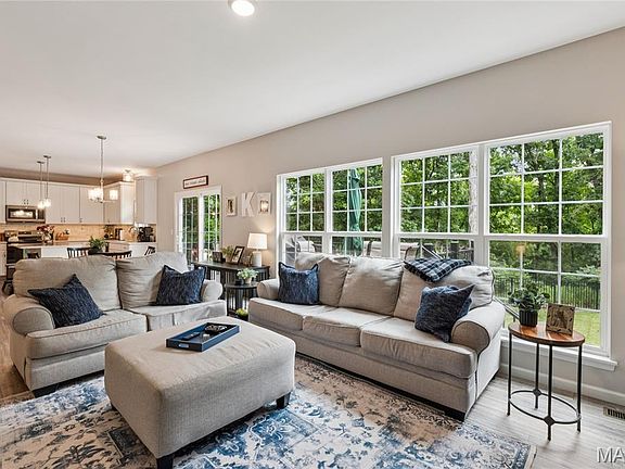 4th image of 721 Switchgrass Dr