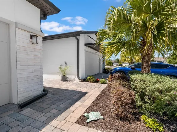 3775 Maxwell Park Dr #92, Sun City Center, FL 33573