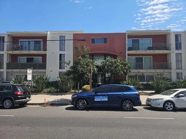 (undisclosed Address), Van Nuys, CA 91401