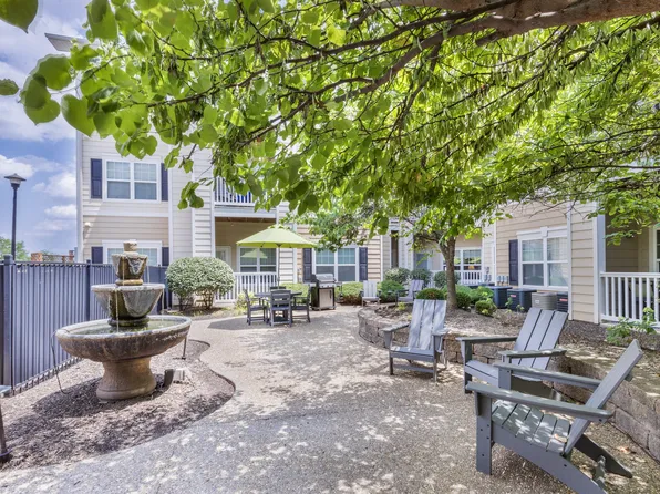 Aventura at Forest Park