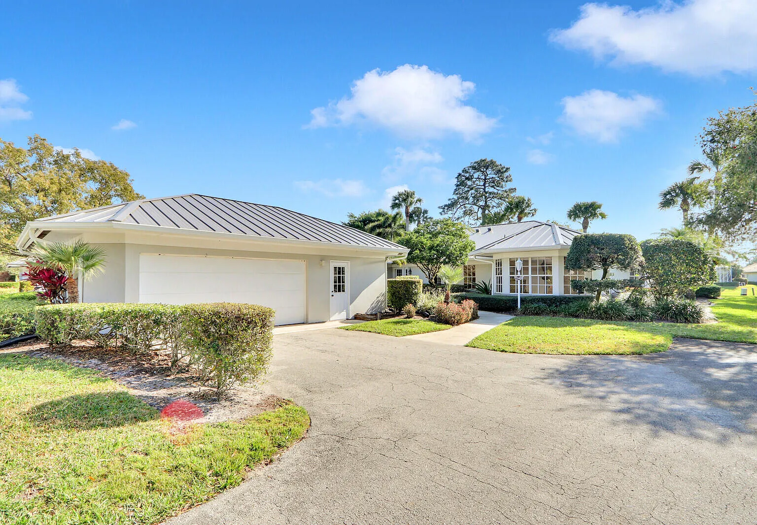 3 bed, 2.0 bath, 1662 sqft, $2,700 — Photo 1