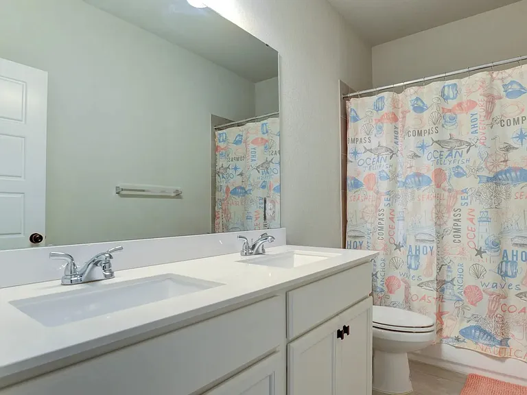 1222 Cadogan Squire — Photo 16