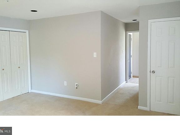 3rd image of 3044 Greenshire Ave