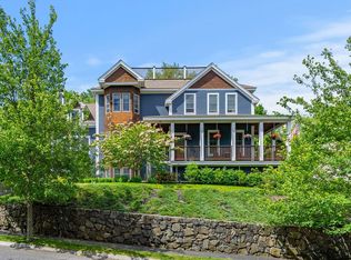 68 Leggs Hill Rd, Marblehead, MA 01945