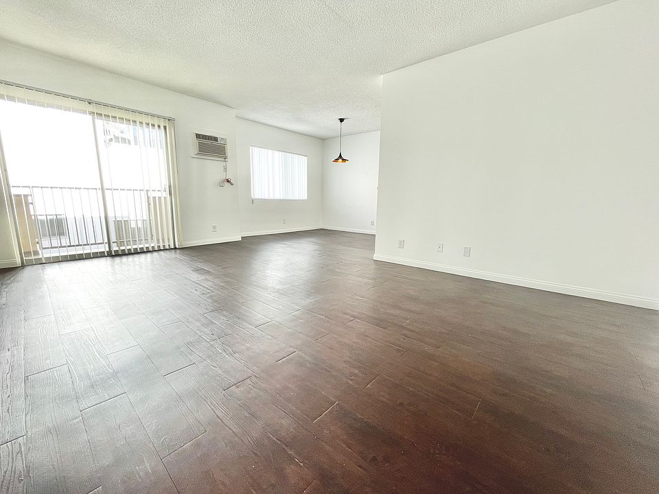 1st image of 1037 N Harper Ave #8