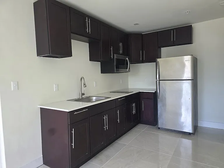 6010 NW 22nd Ave — Photo 3