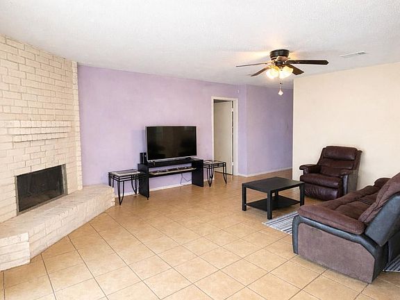 4th image of 6823 La Violetta Dr