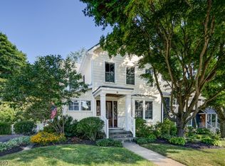 10 Ambar Pl, Bernardsville, NJ 07924