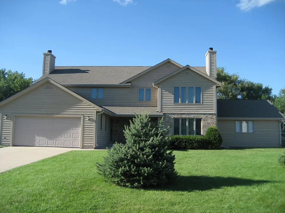 Pewaukee Duplex Townhouses