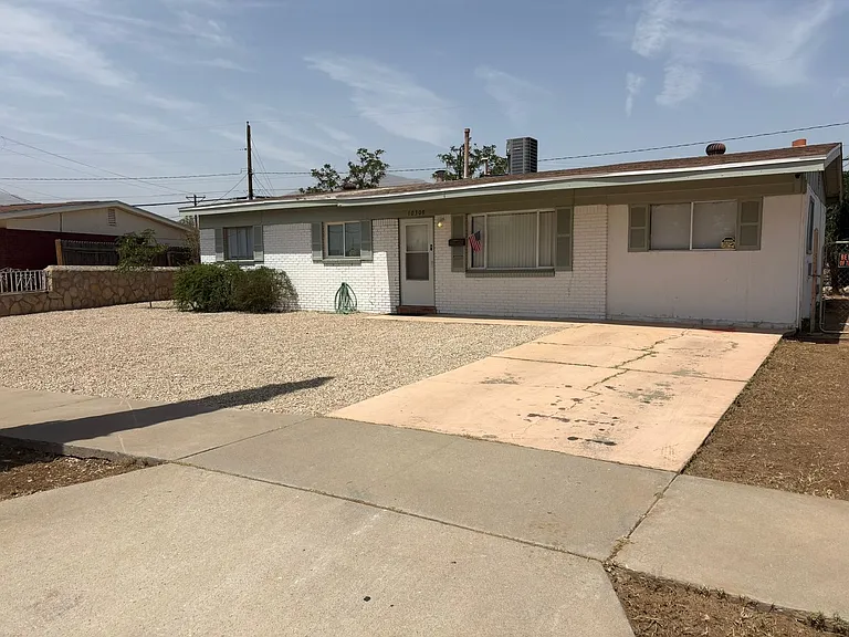 10309 Shoshone St — Photo 2