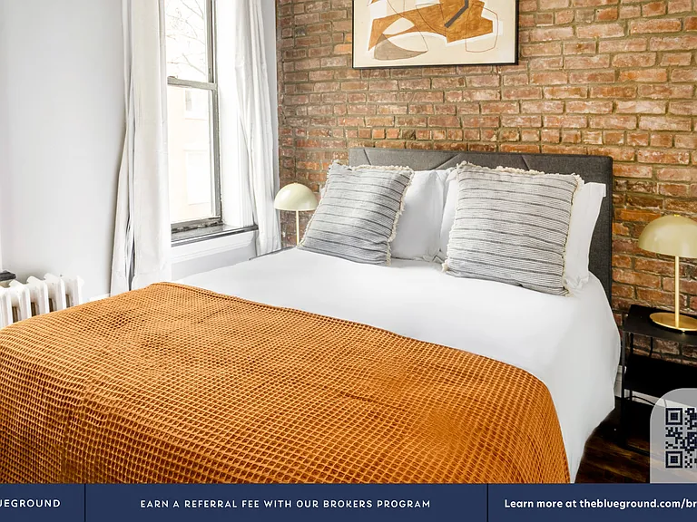 234 Mott St #2B — Photo 9