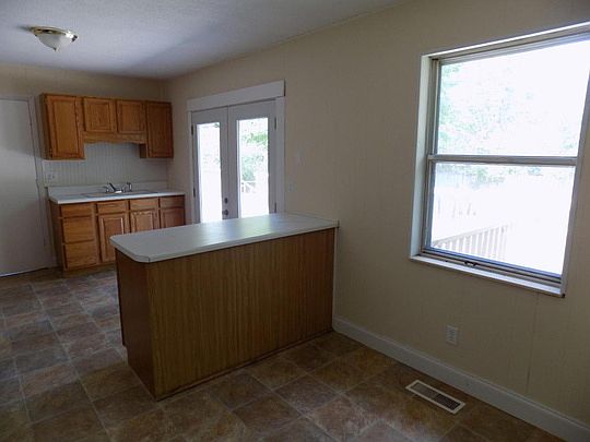 3rd image of 6508 Shaftsbury Dr