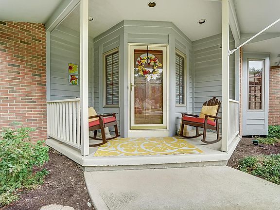 3rd image of 636 Mallard Dr