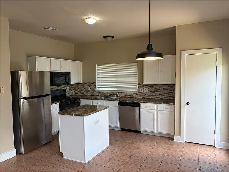 11736 Chanteloup Dr — Photo 5