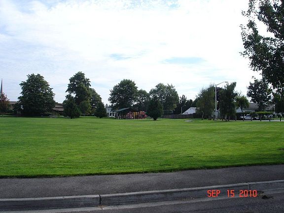 4th image of 10508 Douglas Dr SW